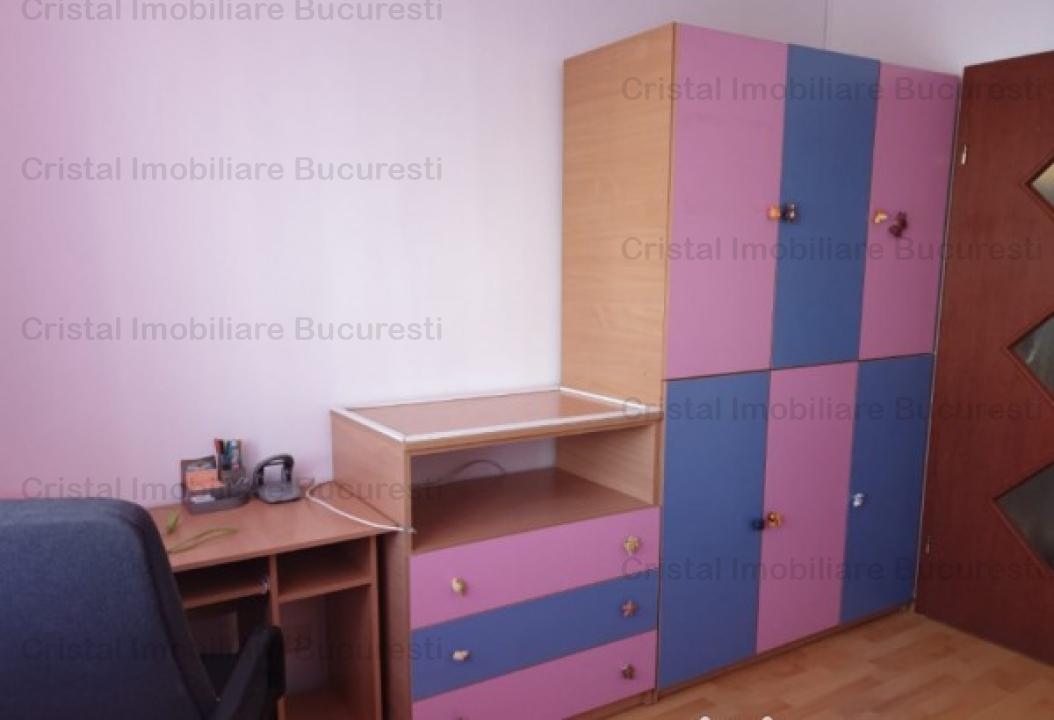 Apartament 3 camere de vanzare Pacii