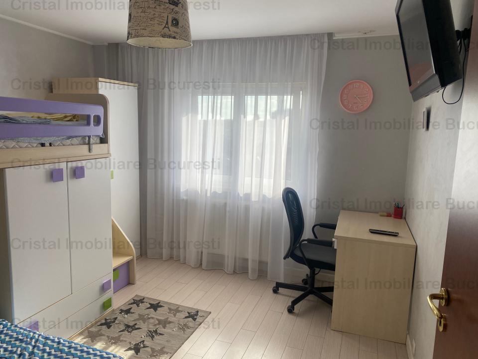 Inchiriez apartament 3 camere, zona Piata Muncii, cu loc de parcare