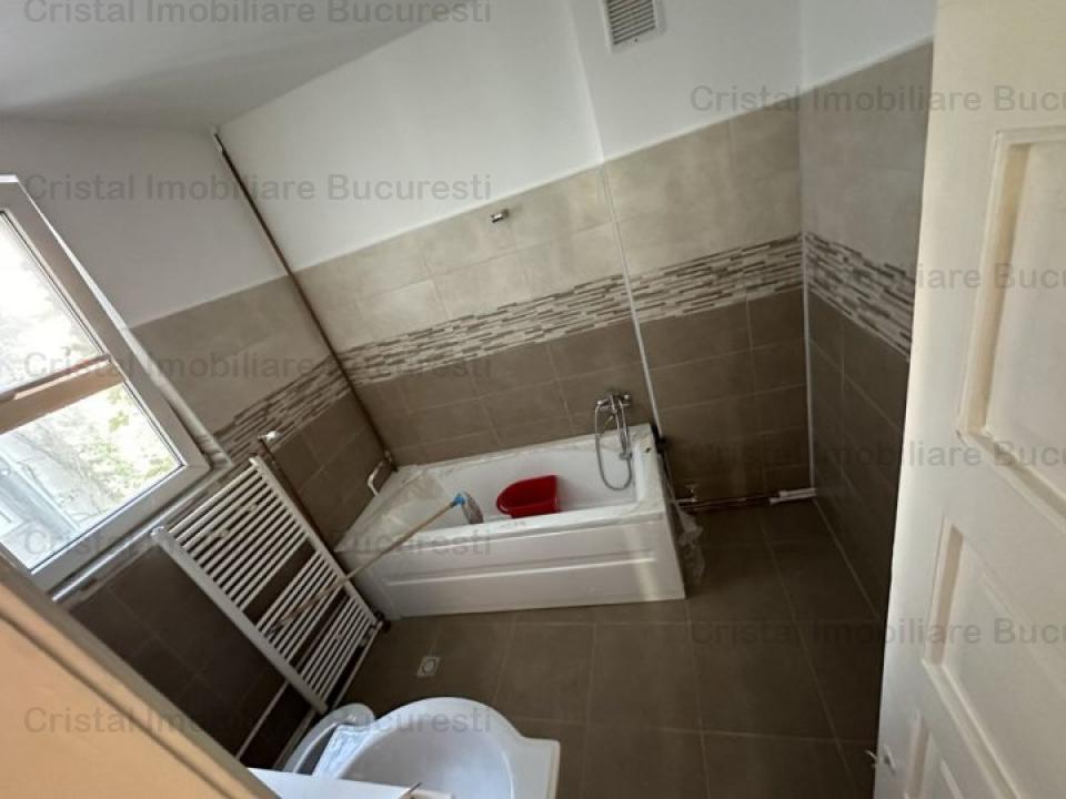 Vand apartament 5 camere in zona Calea Calarasilor