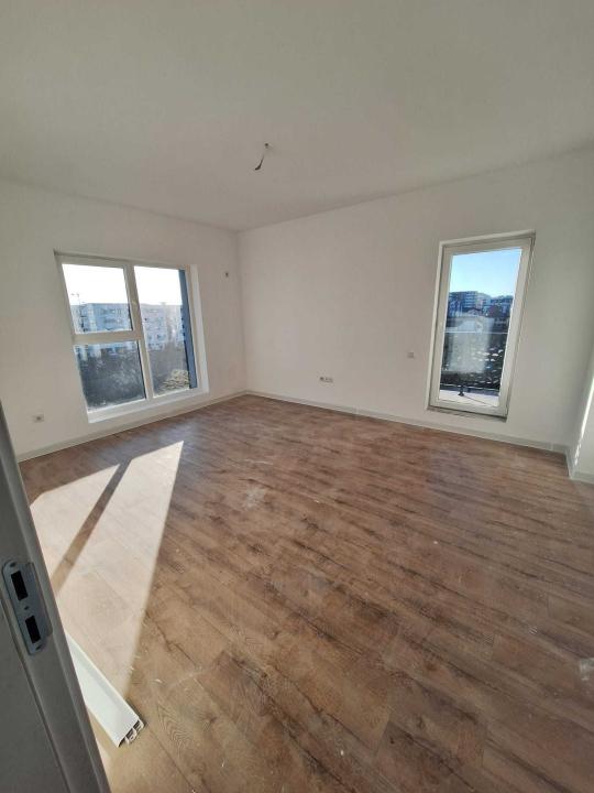 Apartament spatios 3 camere, 2 bai, 2 balcoane, zona Pallady