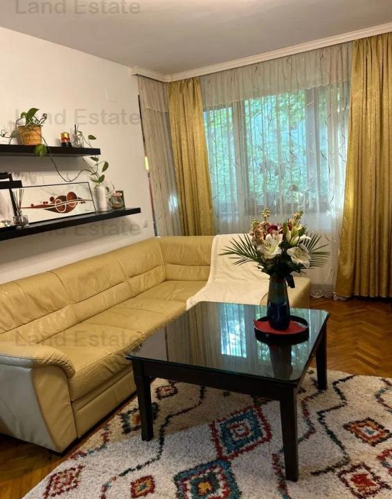 Apartament cu 3 camere in zona Pajura (Centrala-Parcare-Izolat Termic)