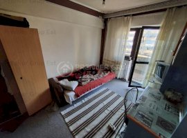 Etaj 3! Apartament 3 camere 2 băi, Pacurari, 72mp, CT