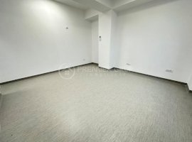 Spatiu comercial - birou 26mp, Galata