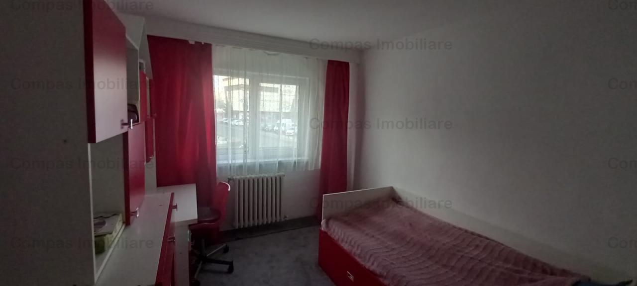 https://compasimobiliare.ro/ro/vanzare-apartments-6-camere/piatra-neamt/apartament-5-camere_1310
