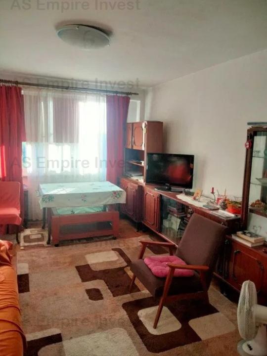 Apartament 3 camere - zona Vlahuta