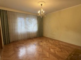 0% Comision Apartament 3 camere etaj 1-Pitesti -Craiovei - Liceu A.Odobescu!