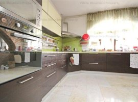 Apartament spatios cu doua camere de inchiriat la casa