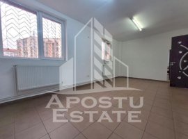 Spatiu comercial, 40 mp utili, Uta