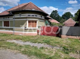 Casa 5 camere si gradina de vanzare in Voivodeni judetul Brasov