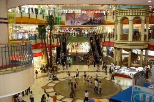 CU OCHII PE RETAIL Maturitate pe piata mall-urilor?  