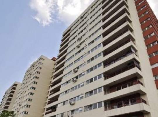 Schimbare de strategie: De la apartamente spatioase la case cu preturi de 15.000 de euro