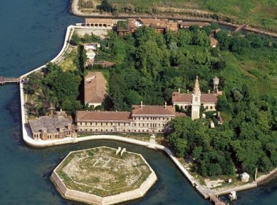 Un italian a cumparat la pret de vila o insula din Venetia