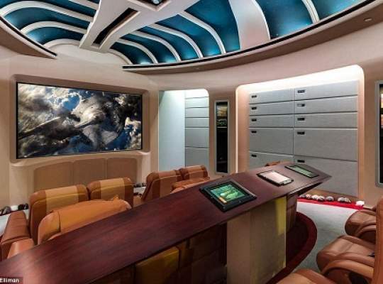 Un milionar din Miami vinde o casa cu o camera-replica a navei spatiale din Star Trek