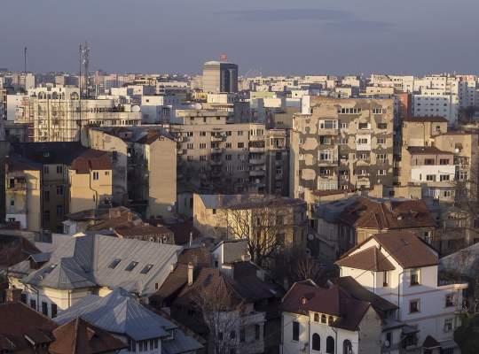 Ce proprietate poate cumpara o familie in Bucuresti cu venit net de 5000 de Lei? Dar una cu venit cumulat de 2400 Lei?