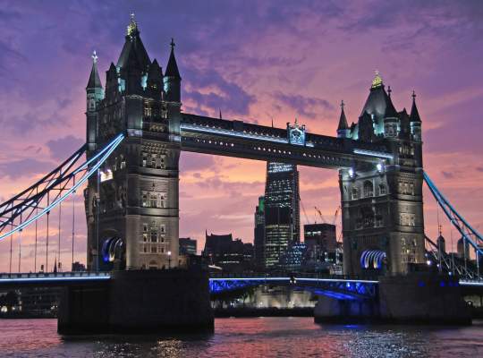 Londra: scadere de 15% pe piata imobiliara in ultimul an!